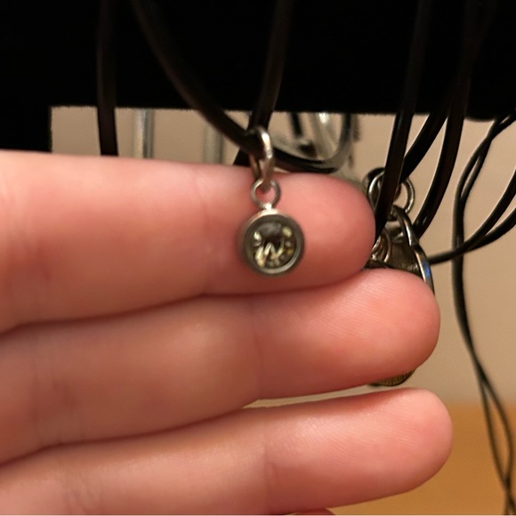 11 Bracelets, 8 charm, 3 metal bangles - Picture 8 of 11